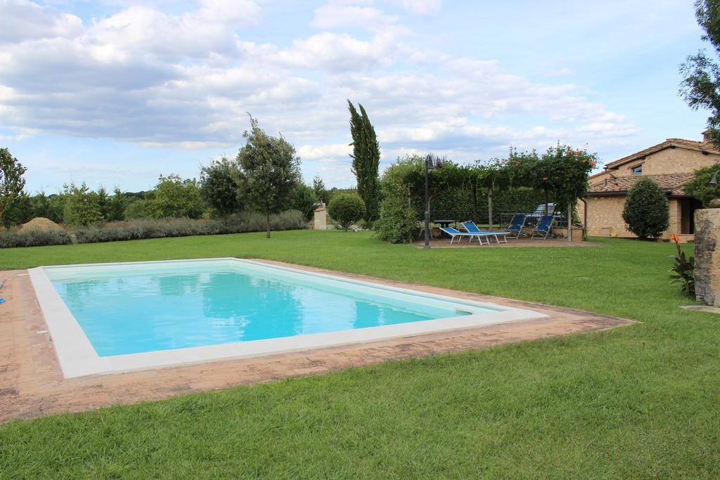 Monteriggioni Suite Habitación foto